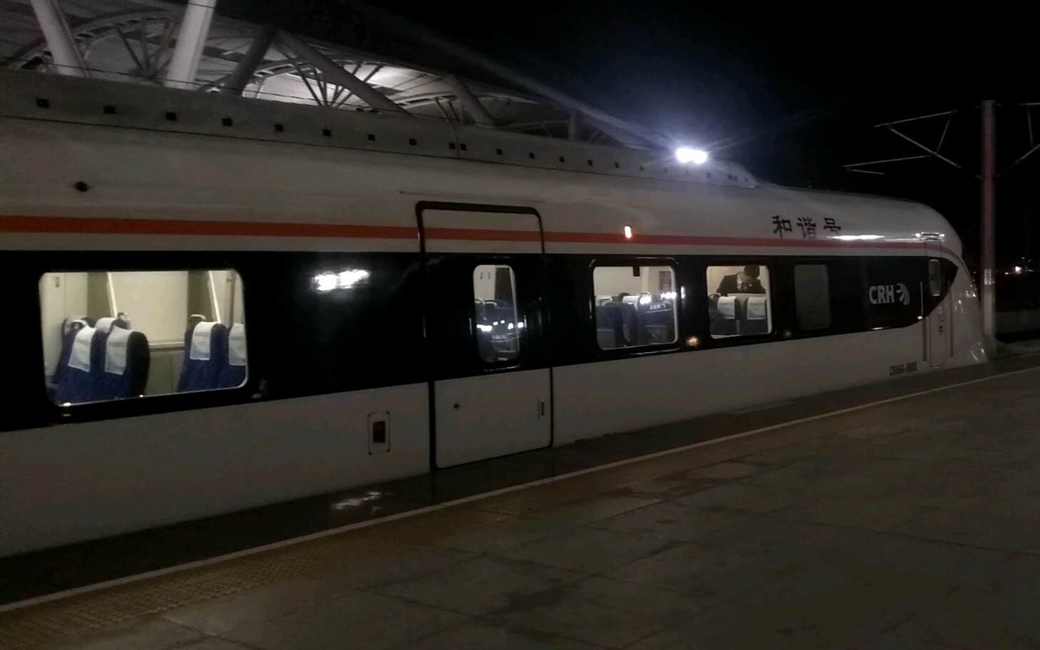 d7558次(湛江西站—佛山西站)本务广铁广州段搭载crh6a型车底广州南站