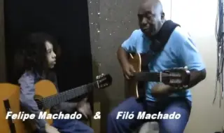 Download Video: 他简直是律动的化身！南美风情爵士标准曲《Take Five》by  Filó Machado and Felipe Machado