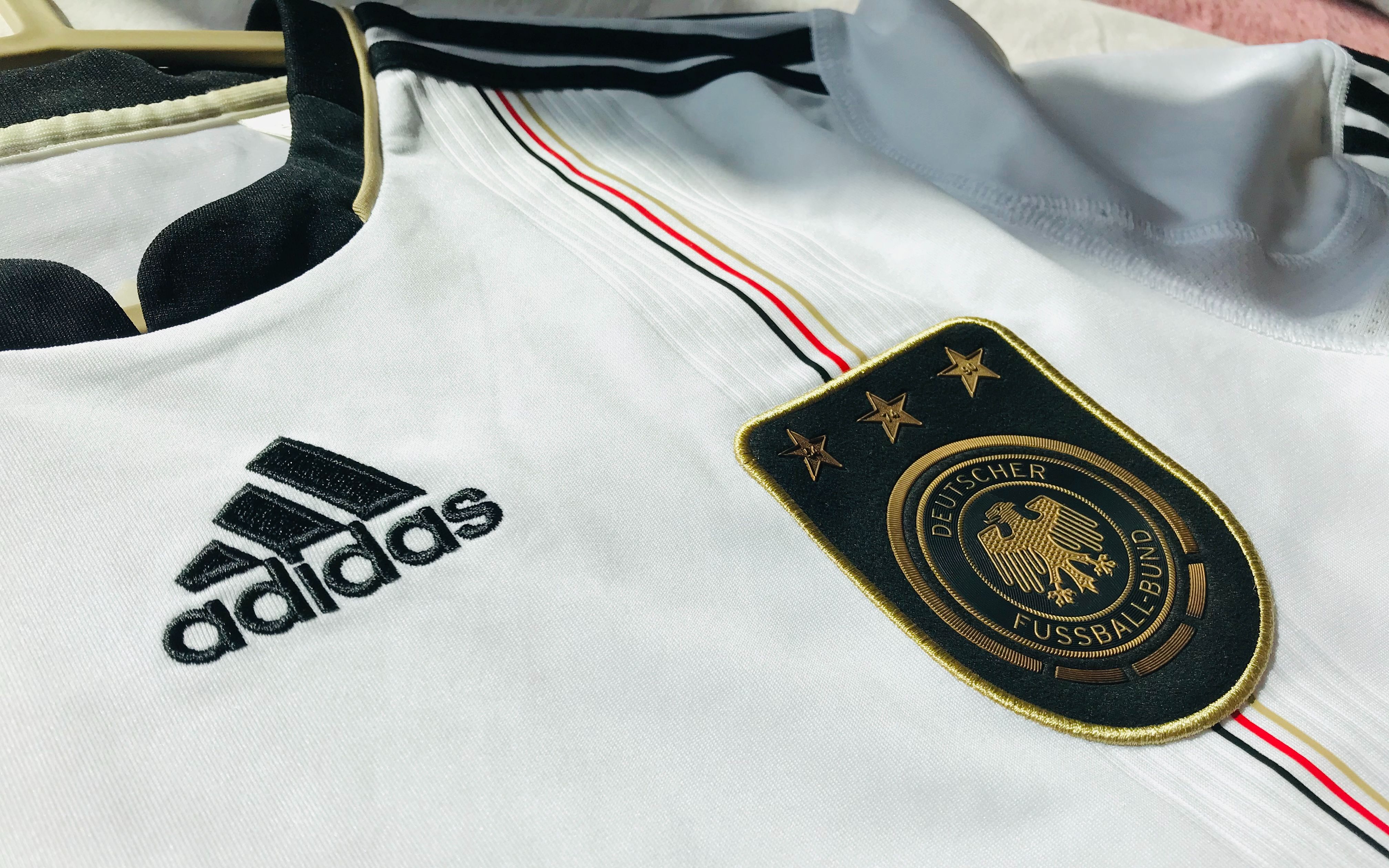 开箱陈年老球衣!2010年德国队南非世界杯主场球迷版