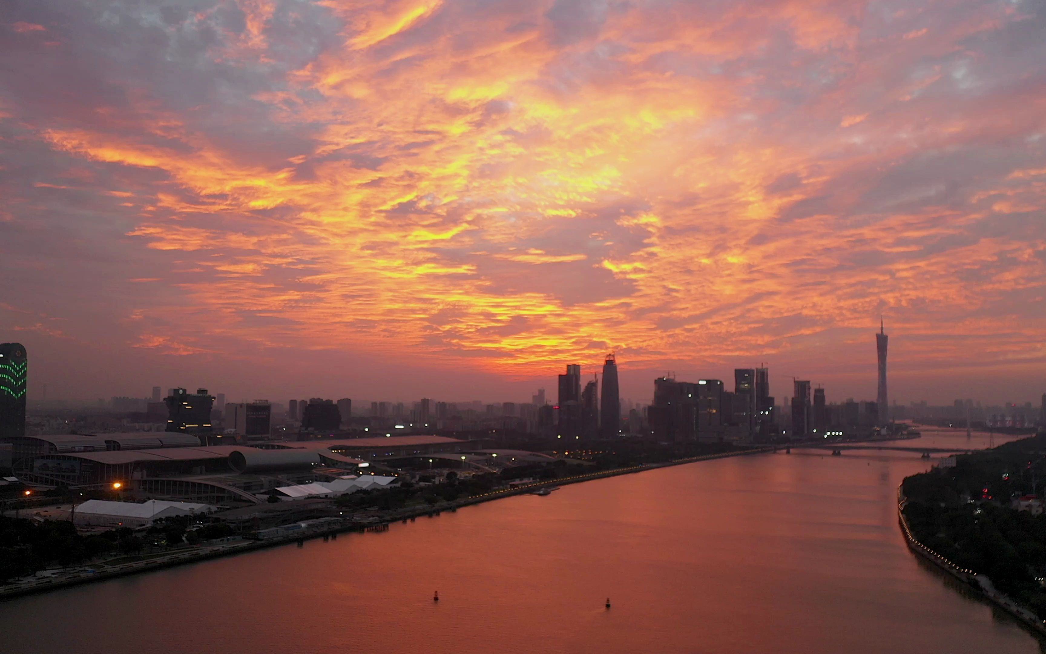 广州又火了一把,遇见无与伦比的火烧云,感恩!