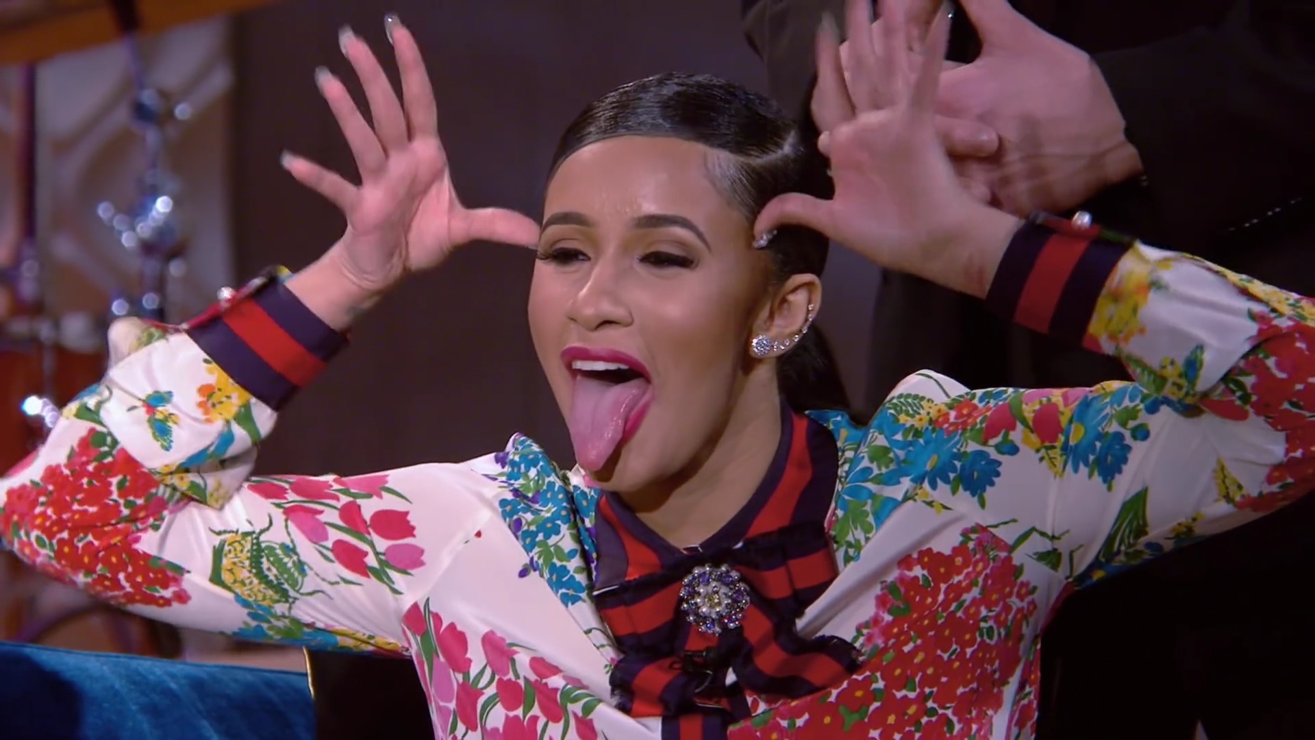 [生肉]cardi b卡老师之前的生气视频,老娘可不是好惹的.