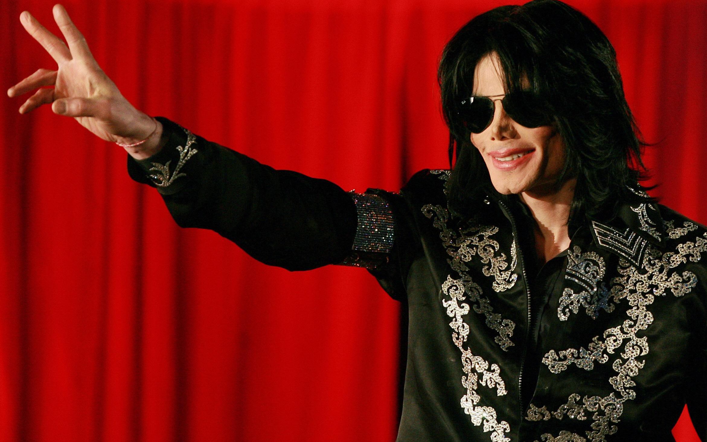 【迈克尔杰克逊】2009年复出影像,歌迷制作_哔哩哔哩 (゜-゜)つロ