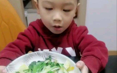 看过来,挑战全网四岁小孩做饭!哔哩哔哩bilibili