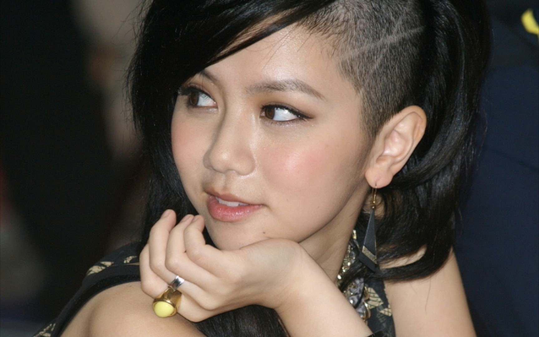 邓紫棋获年度歌手大奖 成为史上最年轻的获奖者 现场演唱《oh boy》