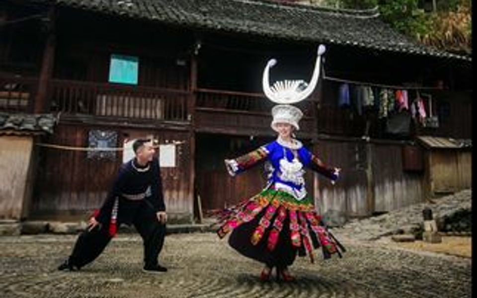 10月31日是婷婷的出阁宴,在此诚邀所有的粉丝家人们光临直播间添加喜气,全天直播.哈哈哔哩哔哩bilibili