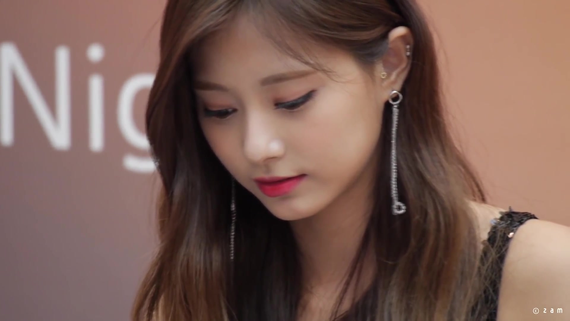 twice子瑜慢动作影像子瑜歌迷签售会