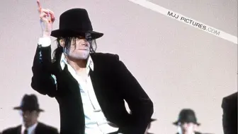 1993年美国音乐奖首次表演《Dangerous》