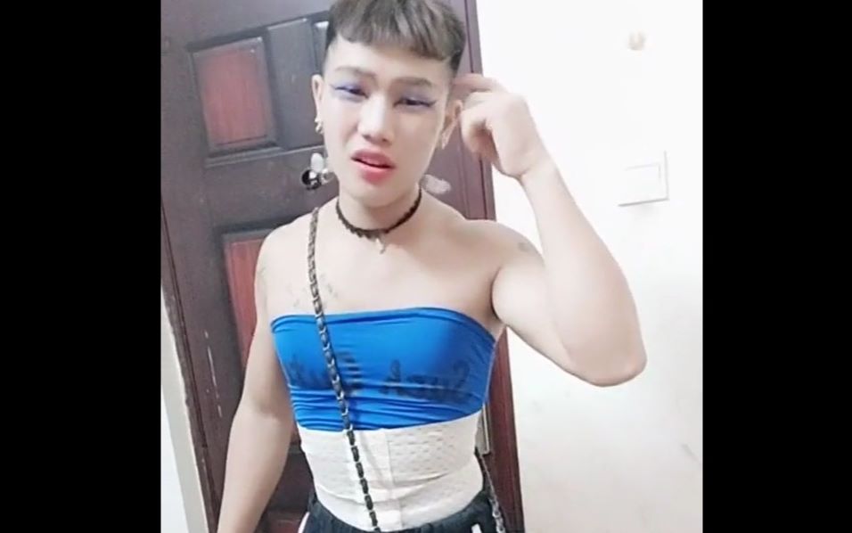 土味世界美女胸围不大但肌肉发达阿