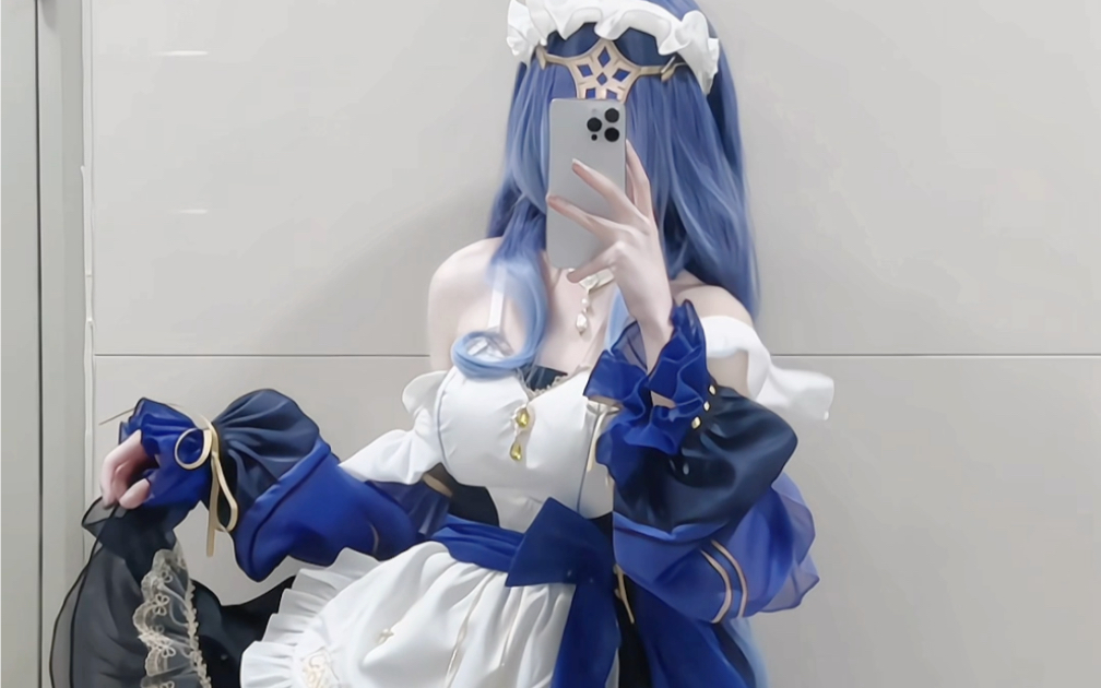 你身边不缺漂亮的有钱的女生 我只是个玩考斯普雷的dior丝