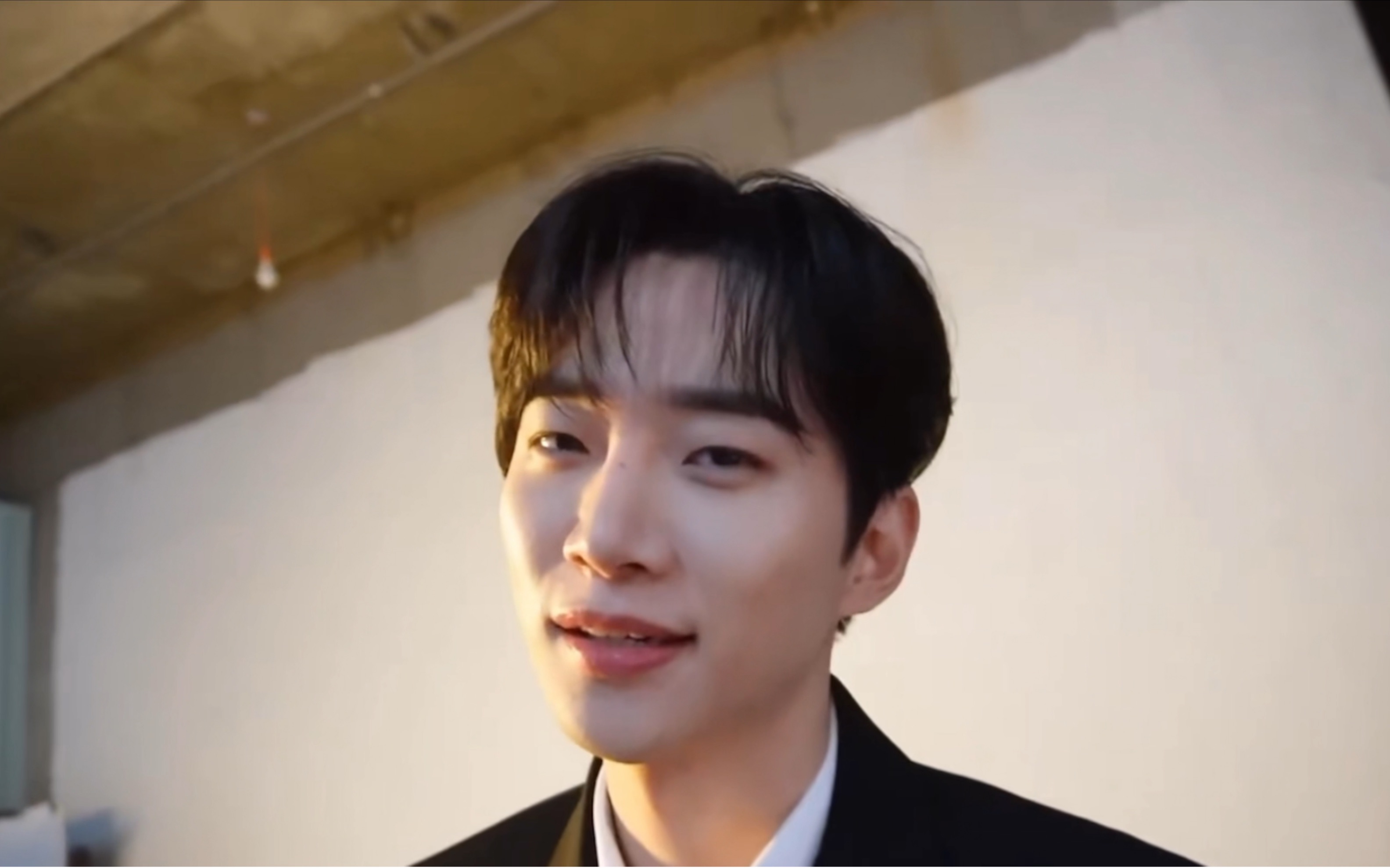 【2pm李俊昊】【女友视角】当你去探班男朋友的工作现场_哔哩哔哩