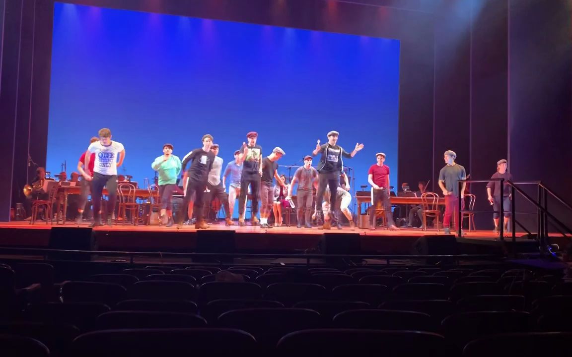 [图]音乐剧《Newsies》 25周年排练版King of New York