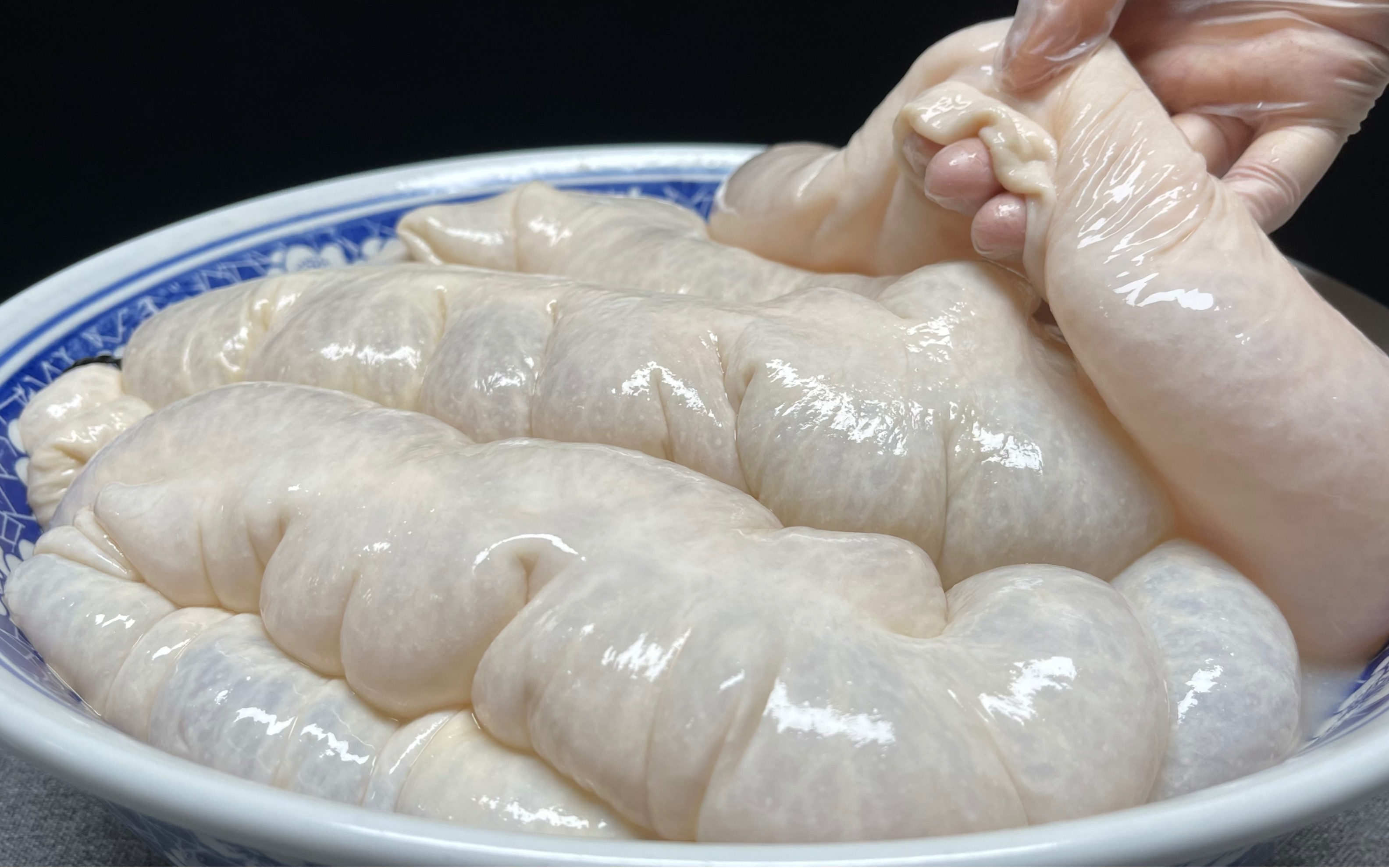 内脏之一,富含蛋白质,维生素和矿物质等营养成分,具有多种功效和作用