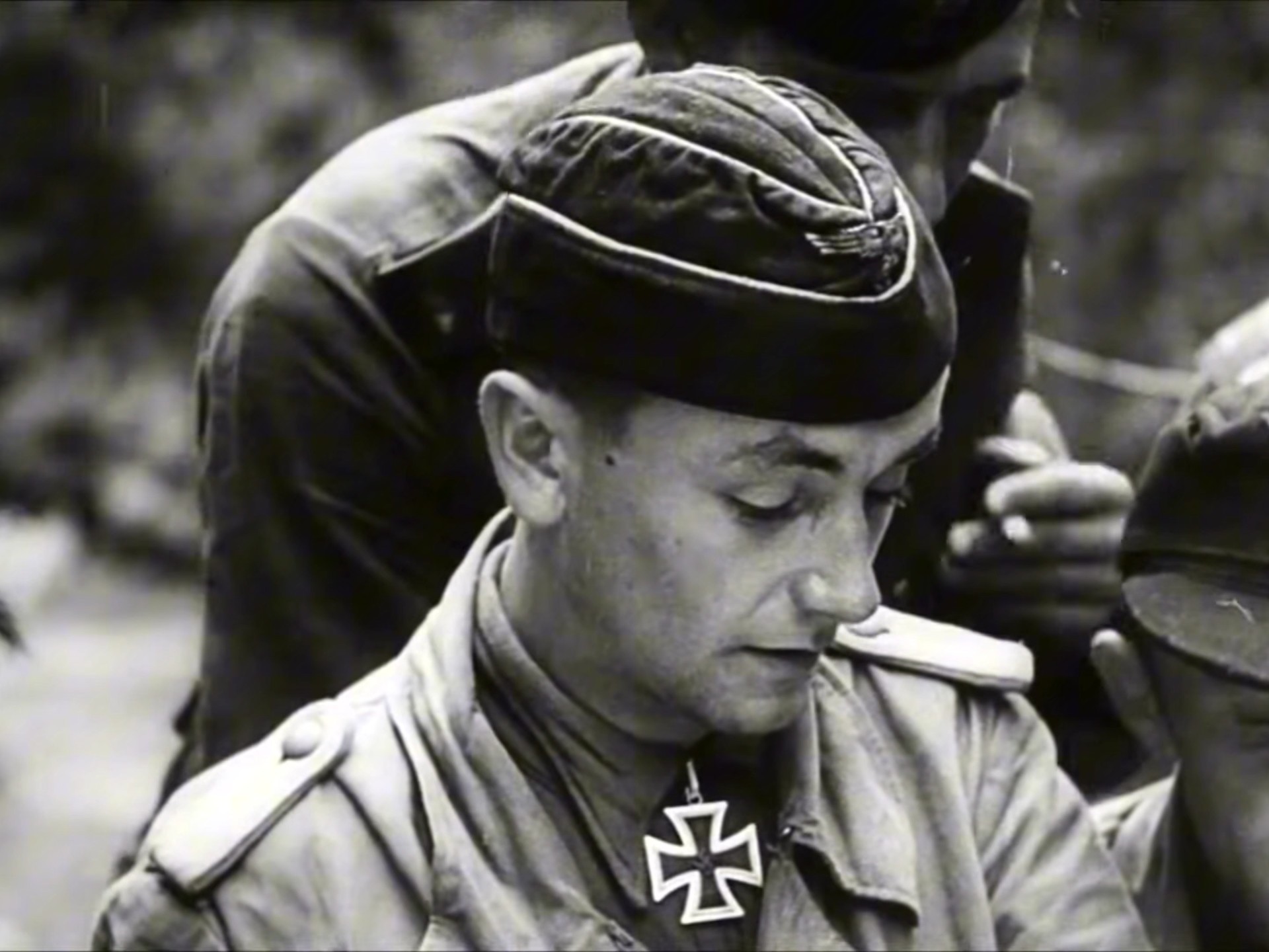 奥托•卡尔尤斯和战友在卡拉希诺