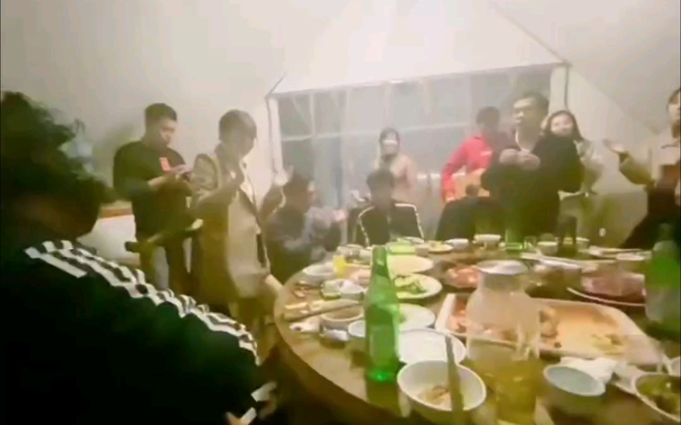 [图]一壶浊酒喜相逢，今宵别梦寒，青山在，人不老，回头再相邀！再见成都！