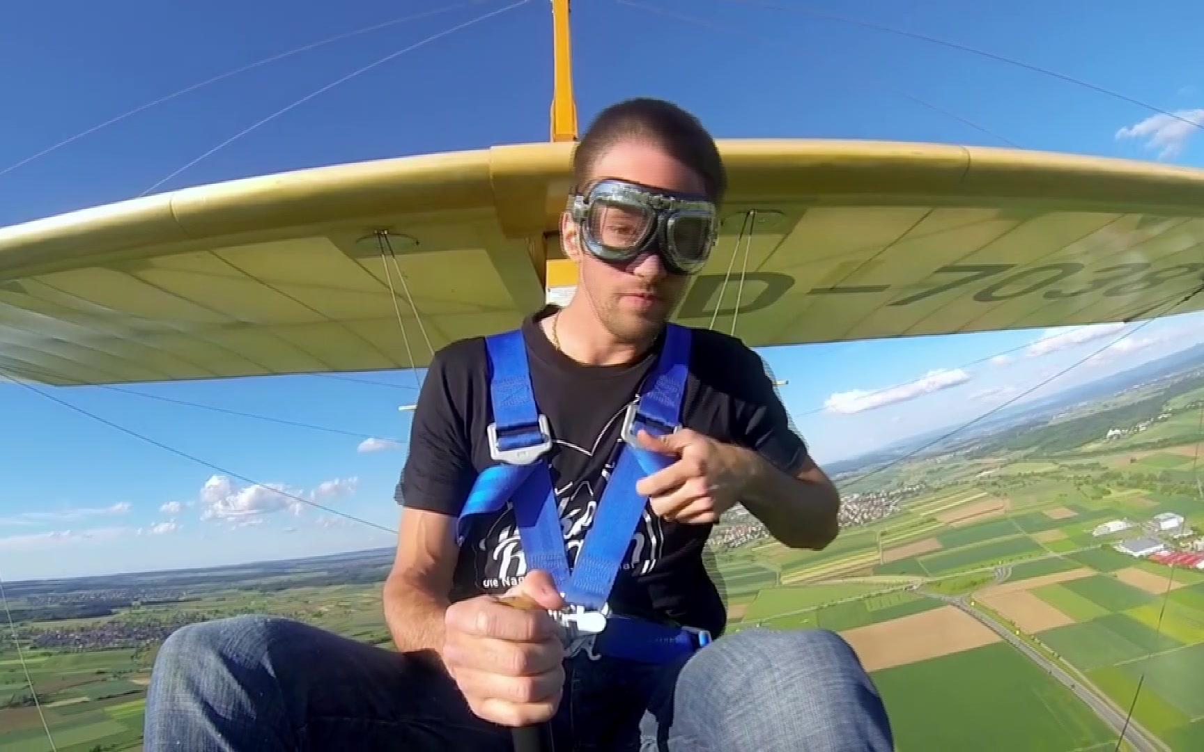 国外牛人玩开放式空气滑翔机,翱翔天空