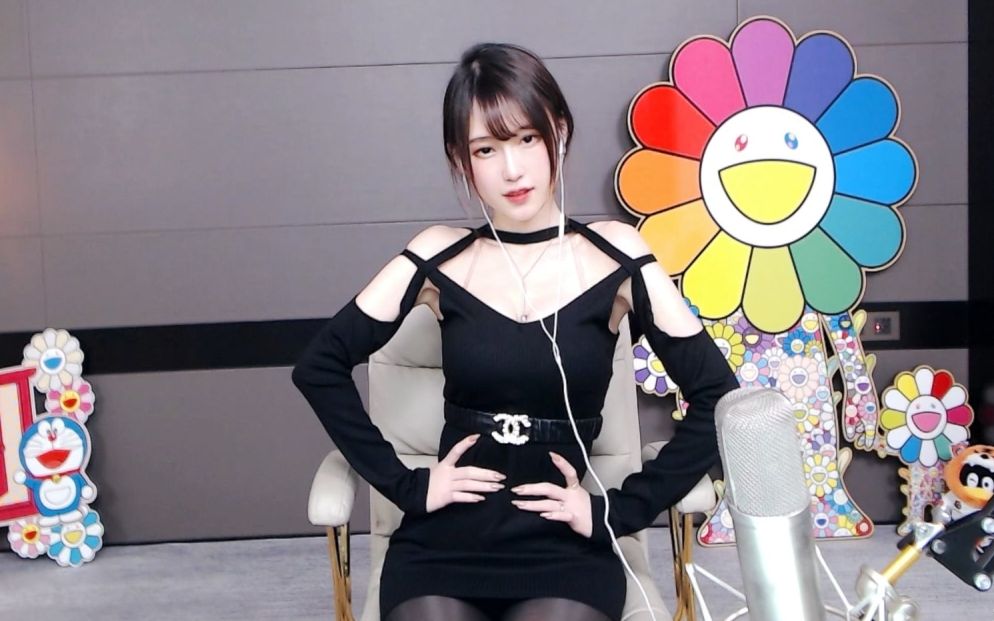 斗鱼-腐团儿 2022-02-21 经典返厂黑丝套装