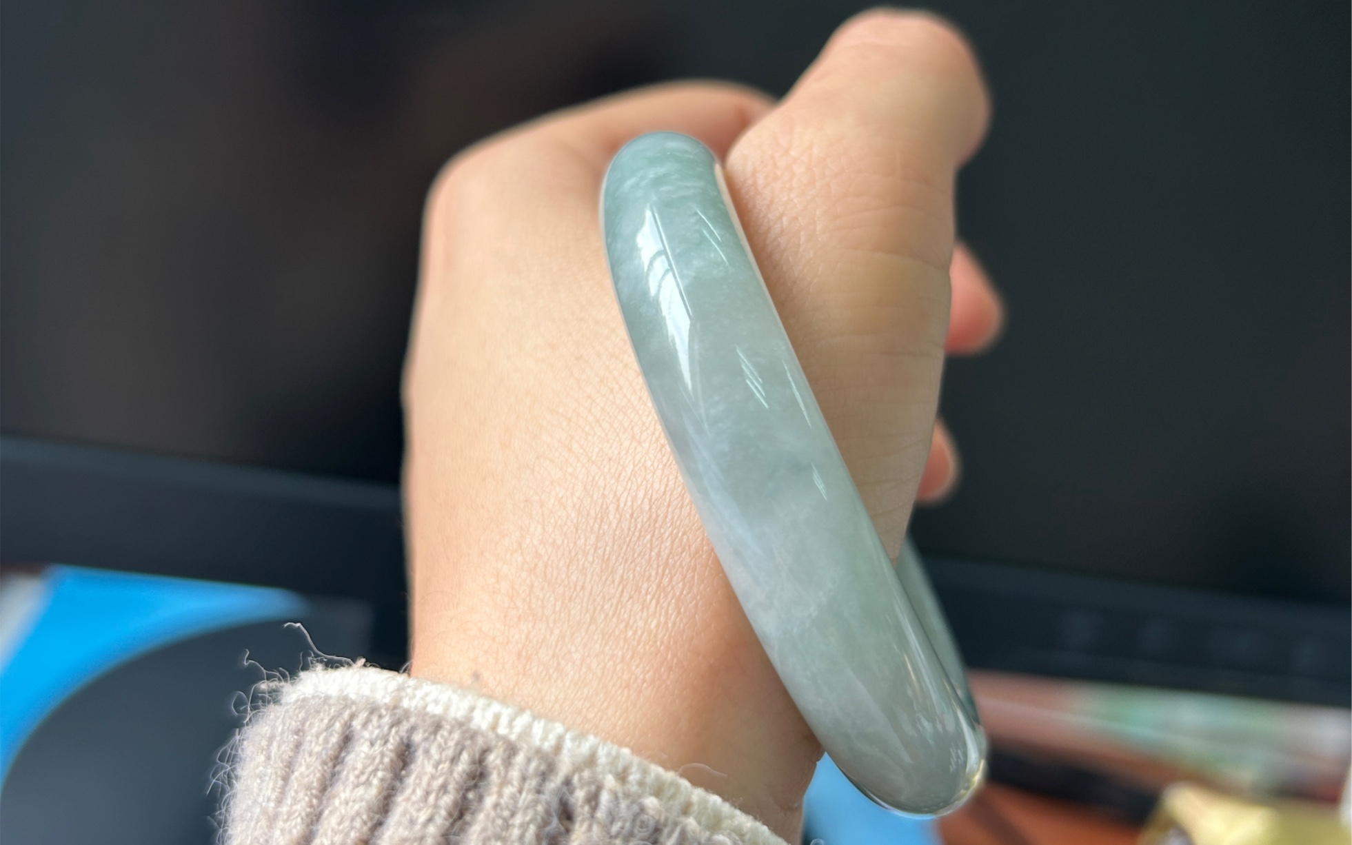 57.5晴蓝天空蓝翡翠手镯,万元种水,百元价位.