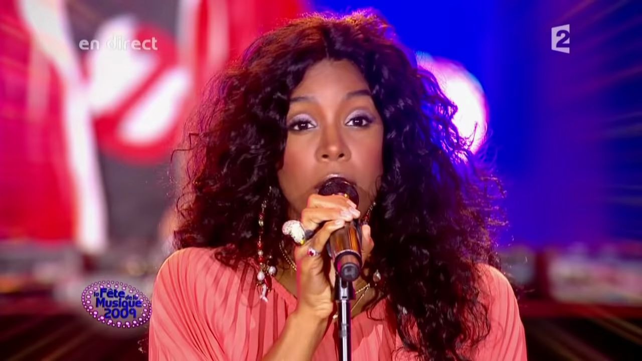 [图]KELLY ROWLAND feat. DAVID GUETTA - When love takes over (HD) [Live at Fete de la