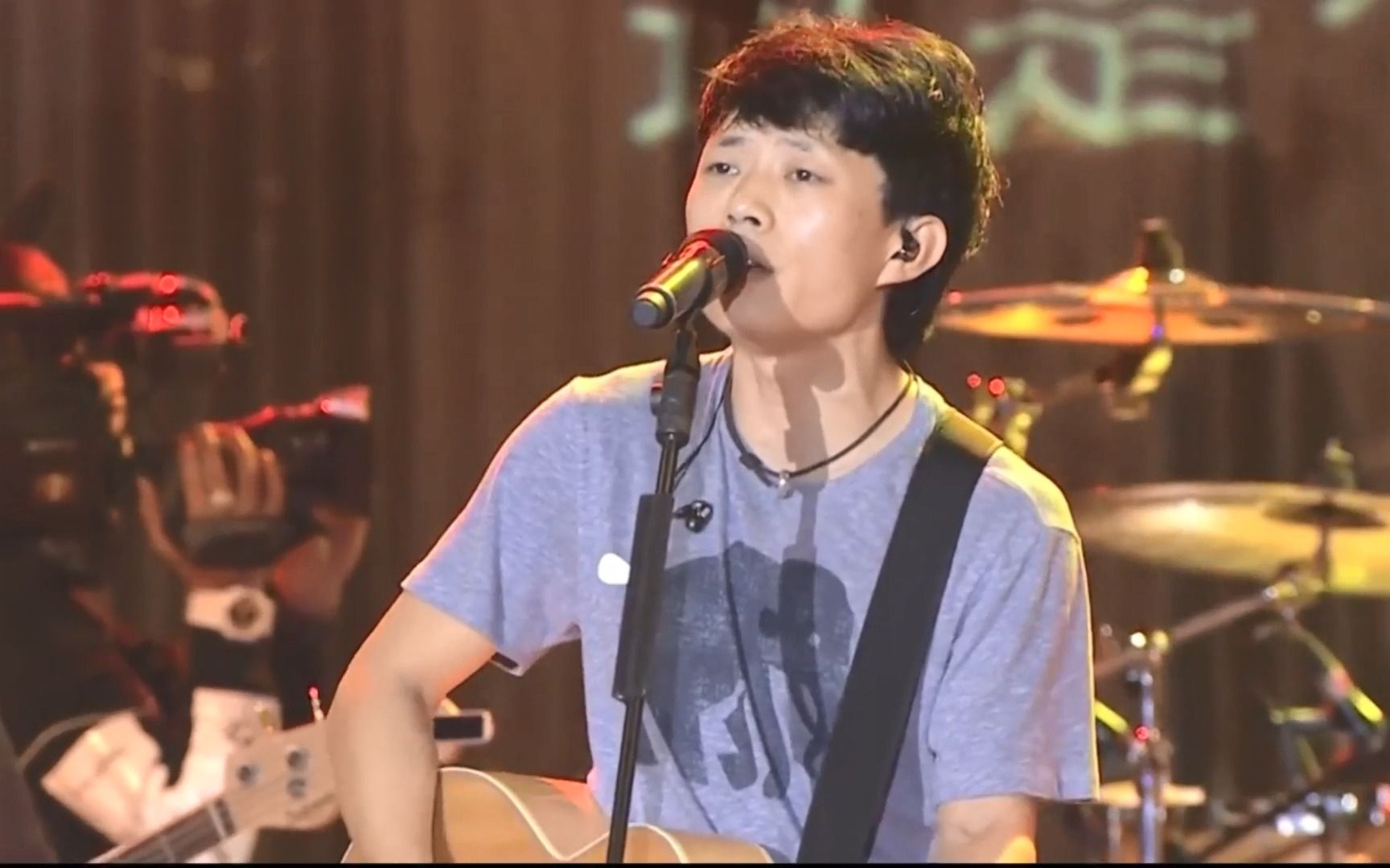 赵雷《鼓楼》下一站到鼓楼东大街,太有感觉了