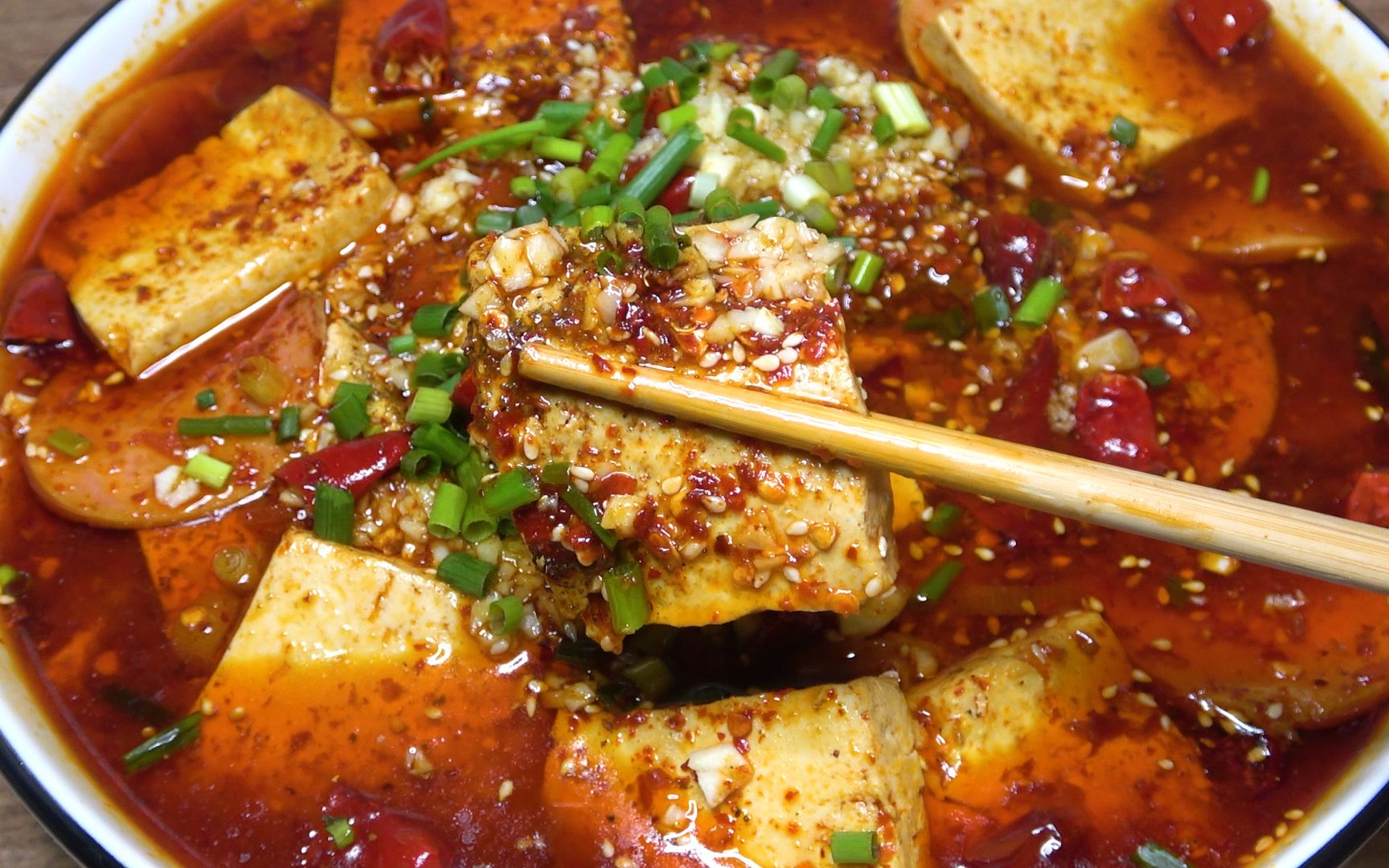 豆腐别总是红烧,大厨教你做四川麻辣水煮豆腐,鲜香入味又下饭