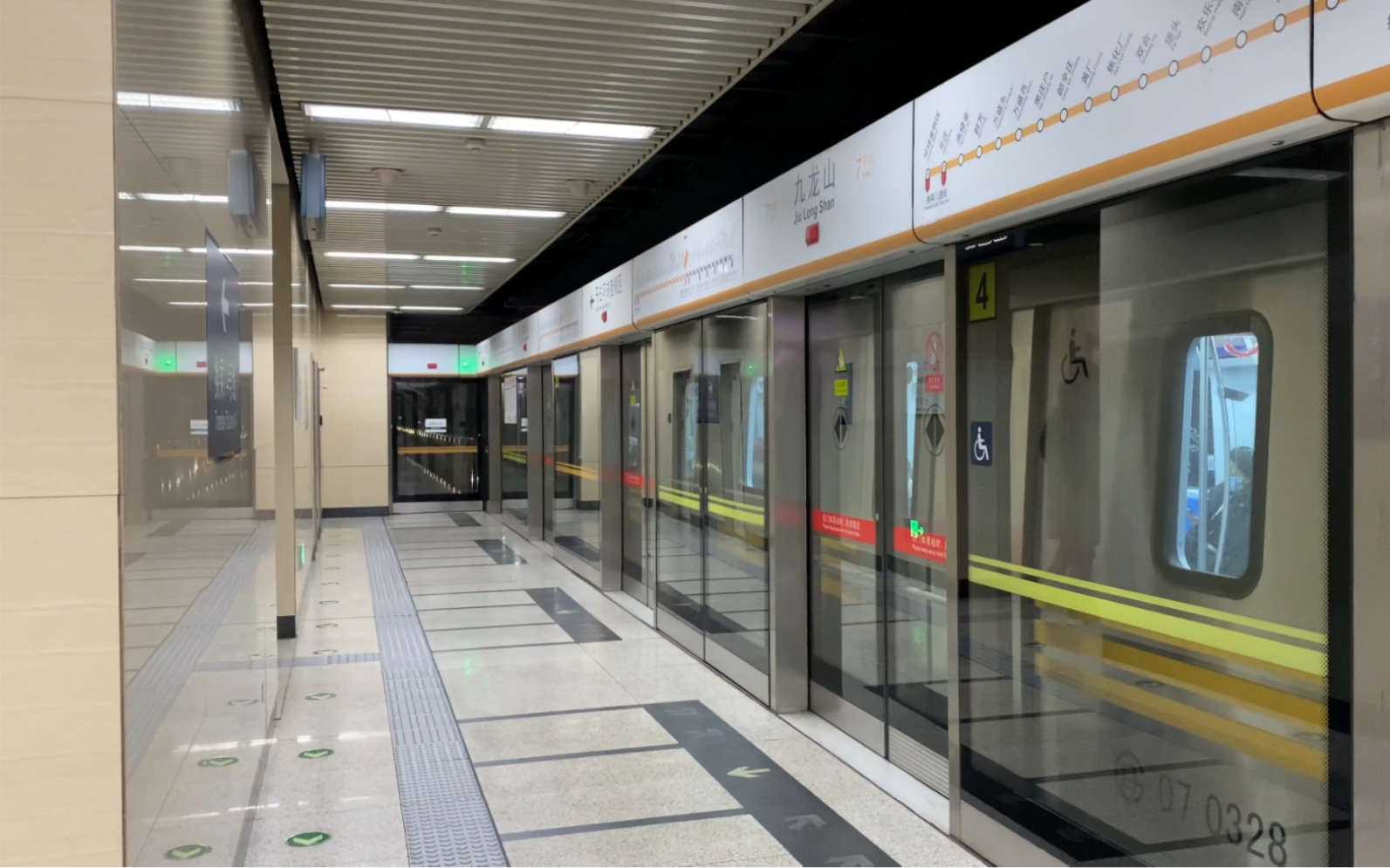 地铁七号线北京图片
