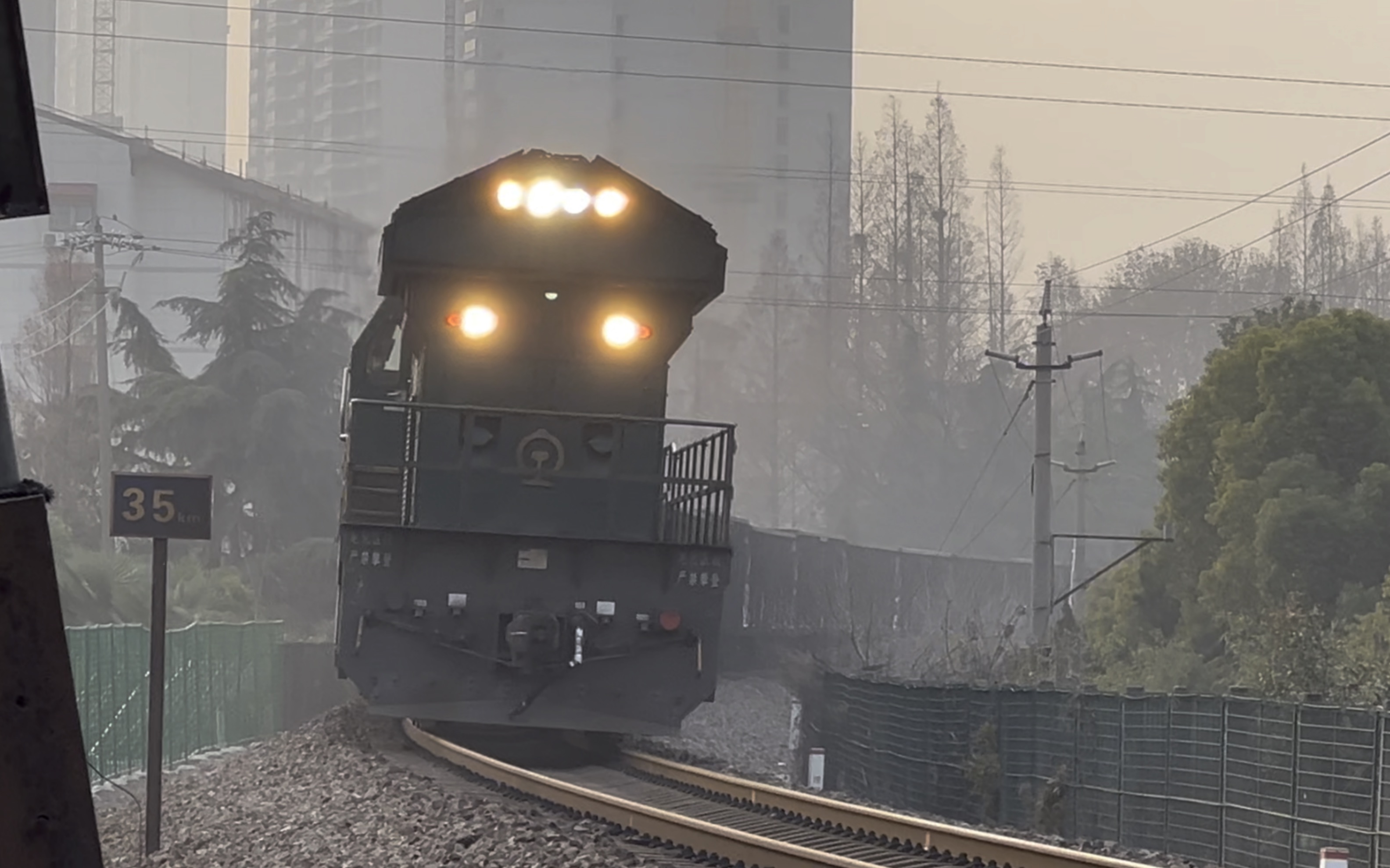 [宁芜铁路]倒着开的hxn5