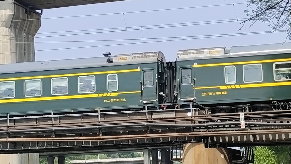 k570與k886會車