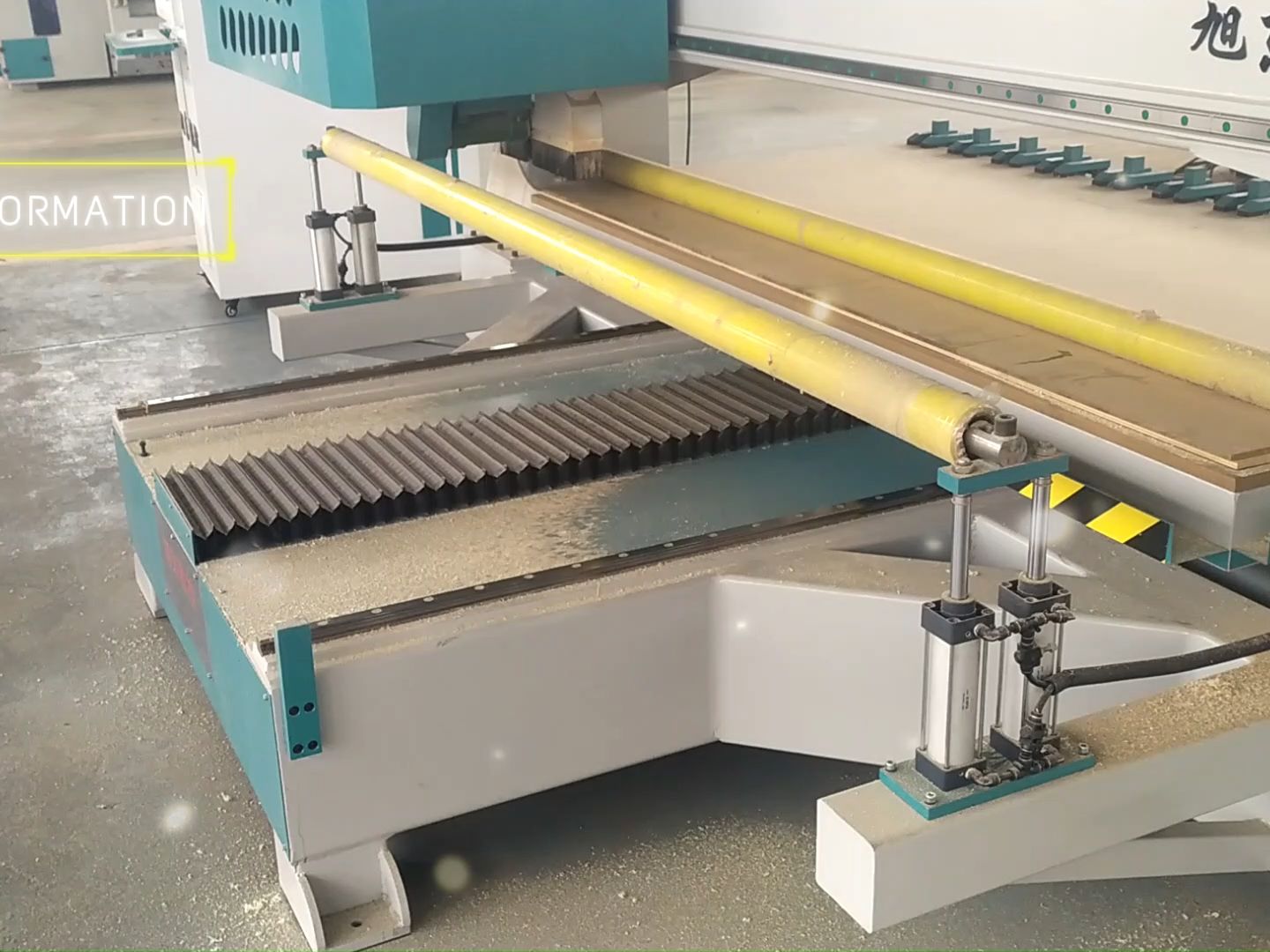 往复电脑切割锯 密度板数控裁板锯使用方法