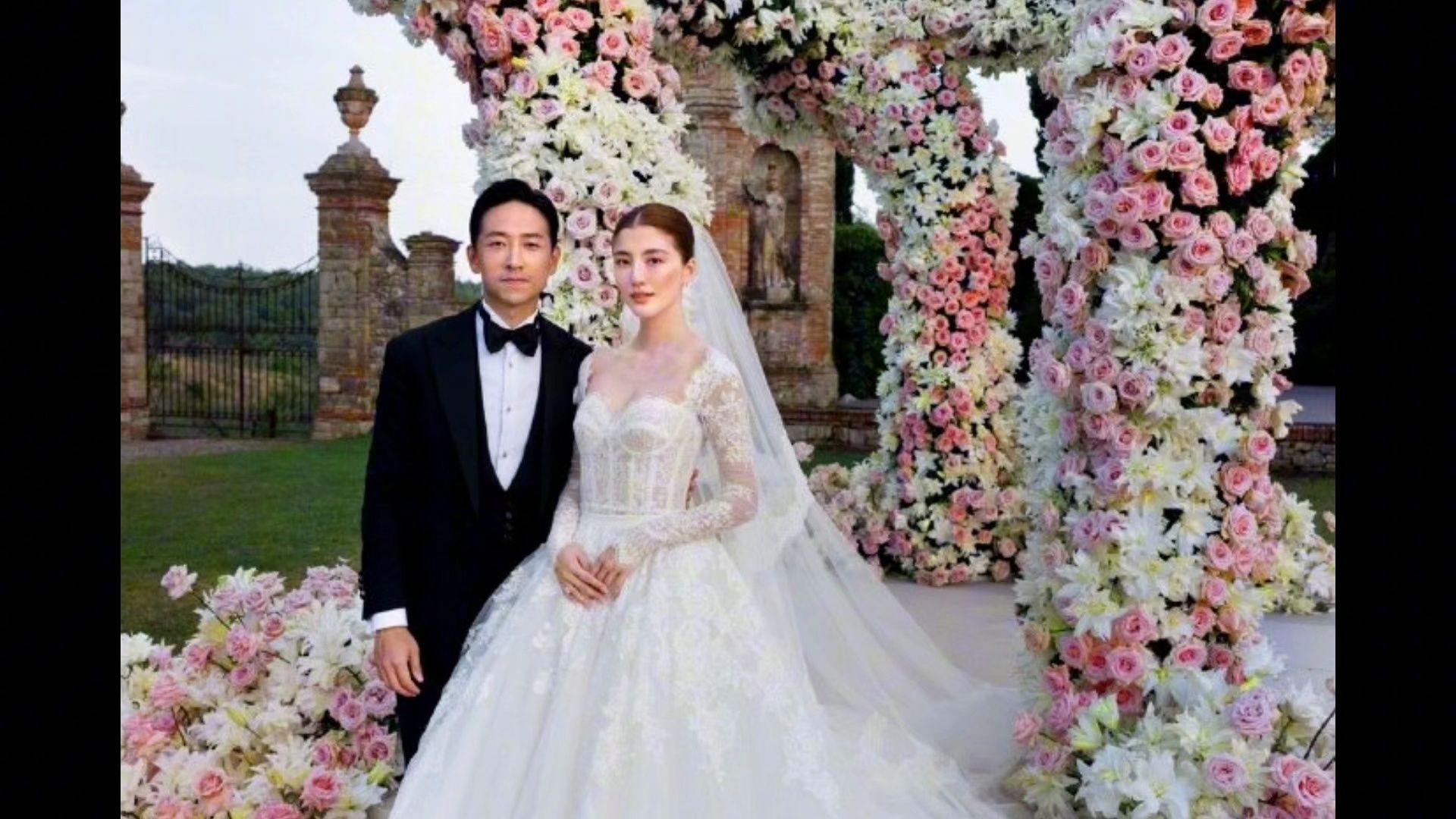 吴千语与施伯雄婚礼现场照片曝光,果然遇到对的人幸福加倍!