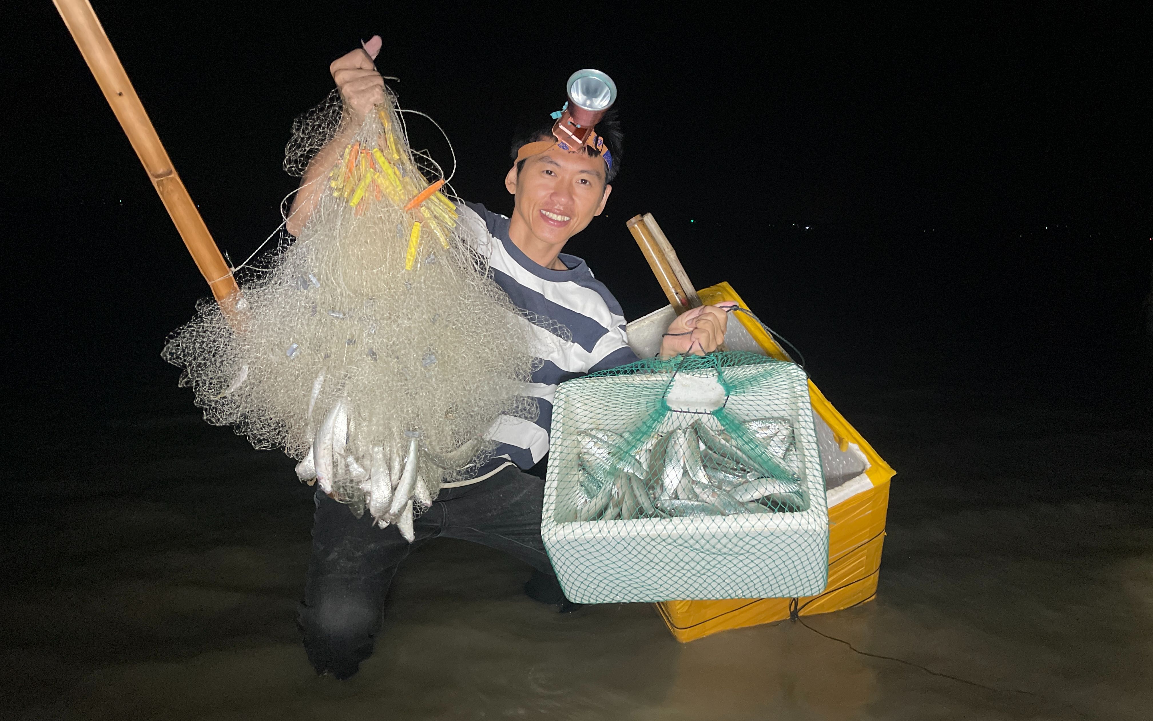 阿旺和大哥赶海又爆网了,2个小时收获20斤海鱼,想不发财都难