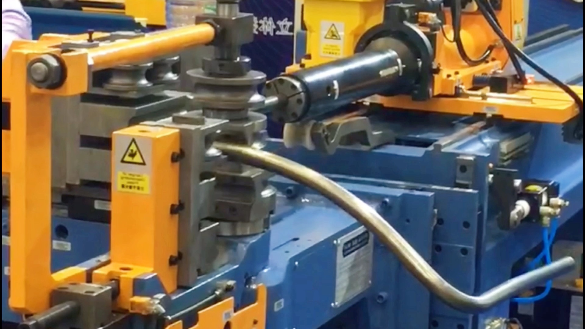 全自动多层模弯管机弯曲圆管工作视频
