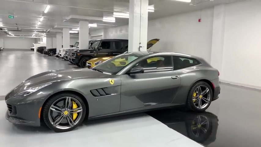 法拉利gtc4lussot v12好像很贵的样子