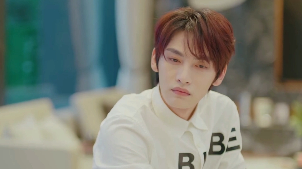 娱乐圈瓜不停,胡文煊被指孕期出轨,与未成年关系复杂