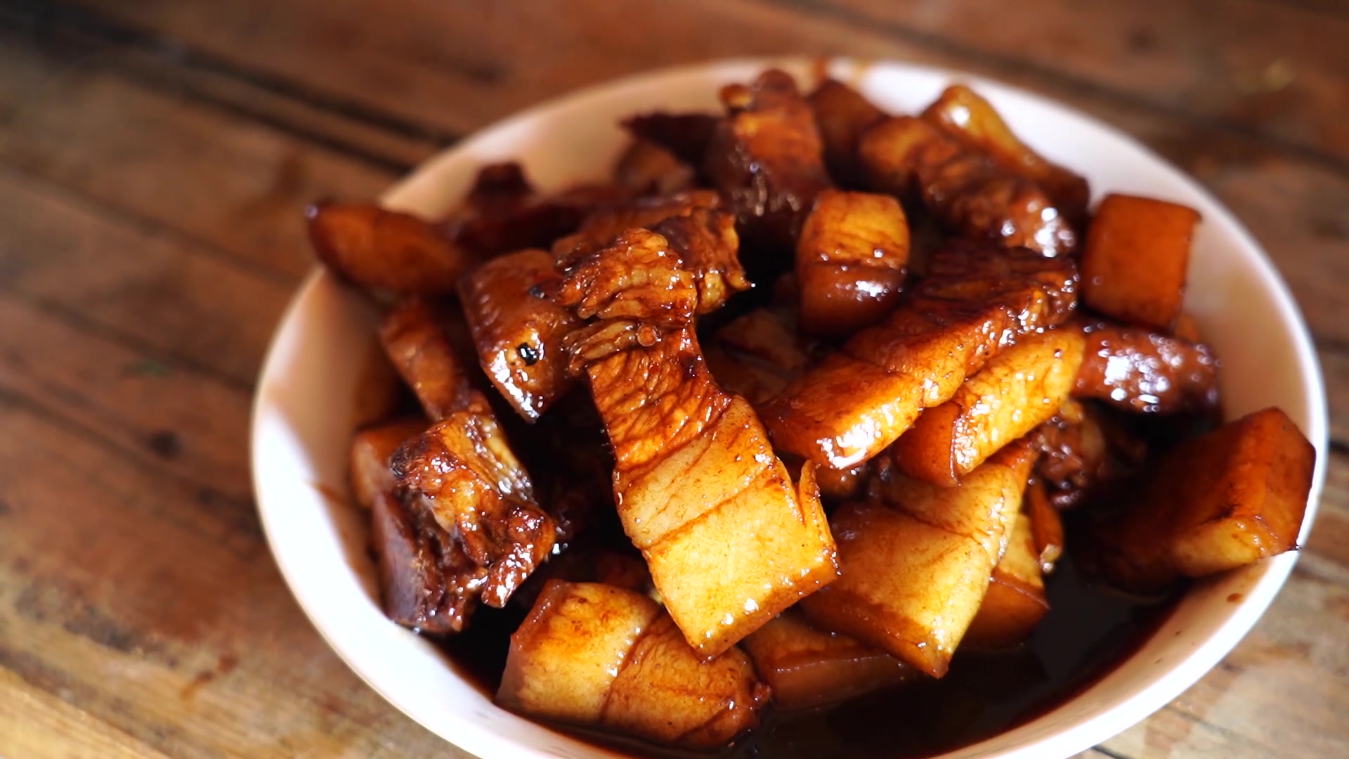 家乡味道浙江富阳红烧肉从远方赶来赴一场地平线上的破晓之约沿着苏