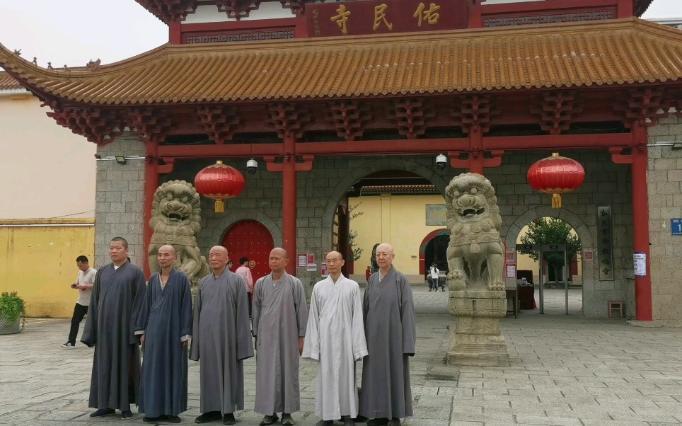 1400年的历史的佑民寺叫大佛寺,和嫂子还有侄女来这里拜拜,很灵哔哩哔哩bilibili