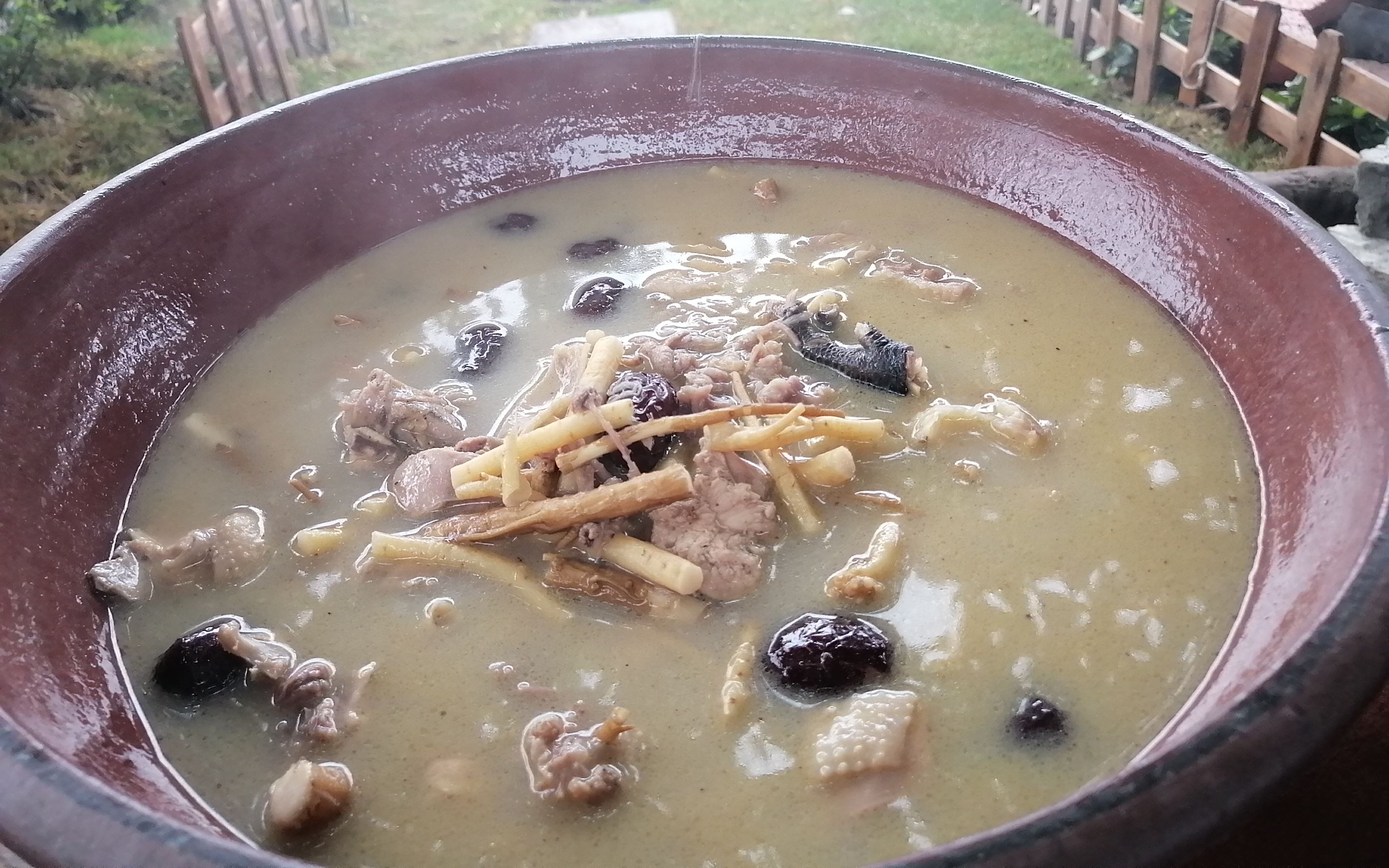 妹儿做羊胎盘美容药膳汤加上这些食材鲜美去腥还健康