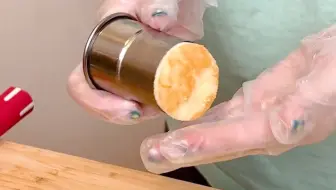 忙碌了一周的妮师傅终于做出了一朵采女孩的小蘑菇
