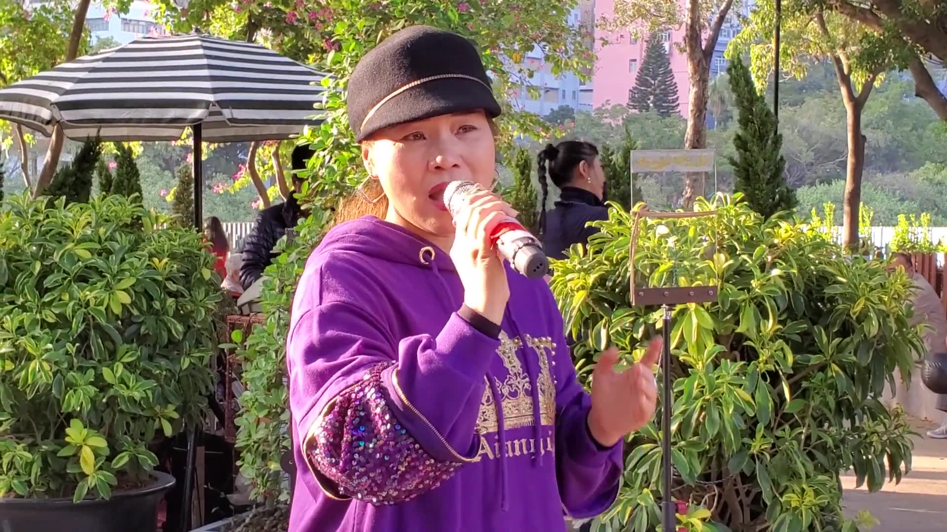 女歌手刘冰冰演唱老歌《情人的眼泪》经典怀旧,用心演唱真好听_哔哩