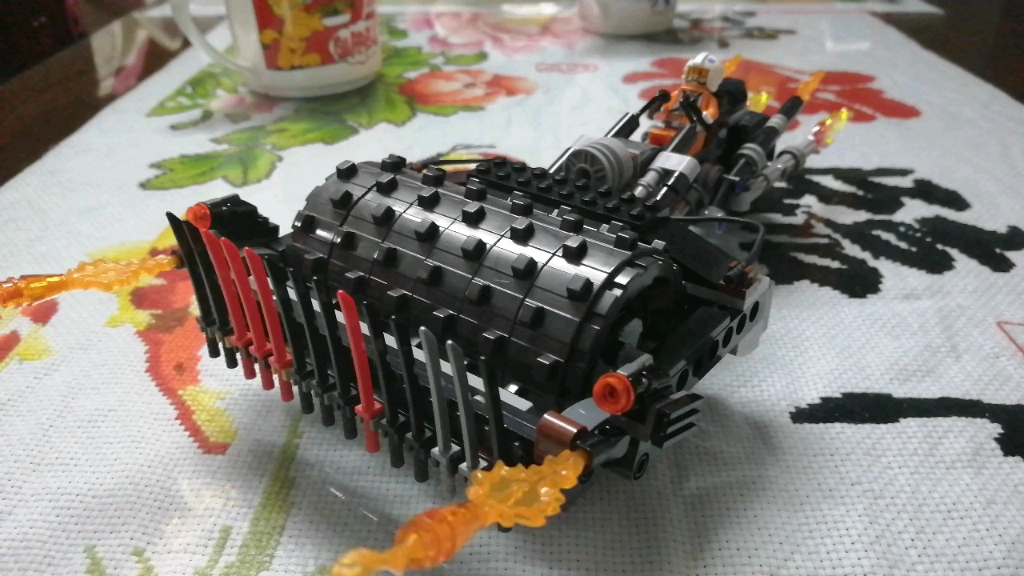 乐高moc丧尸围城3rollerhawg