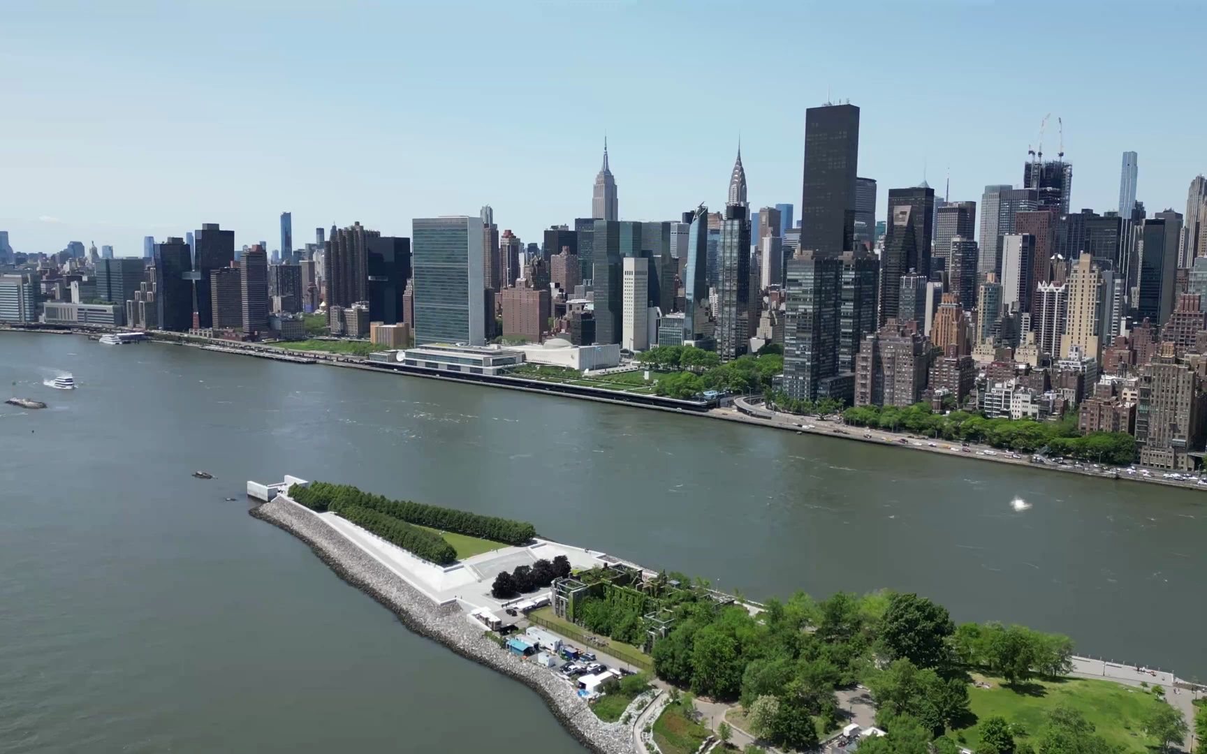 航拍纽约城市曼哈顿岛摩天大楼