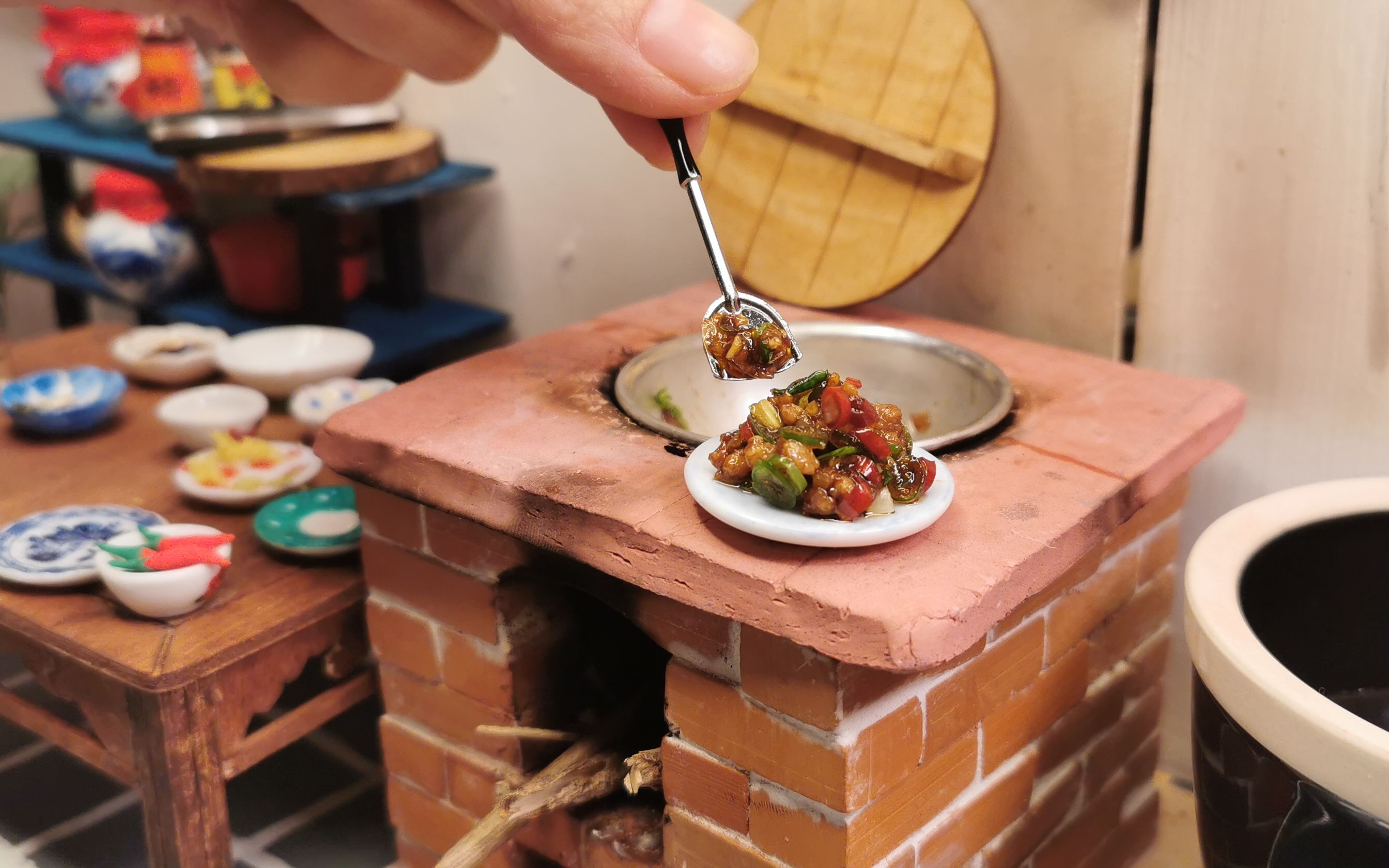 青椒炒鸡丁只需3元成本跟美食作家王刚学做菜迷你厨房