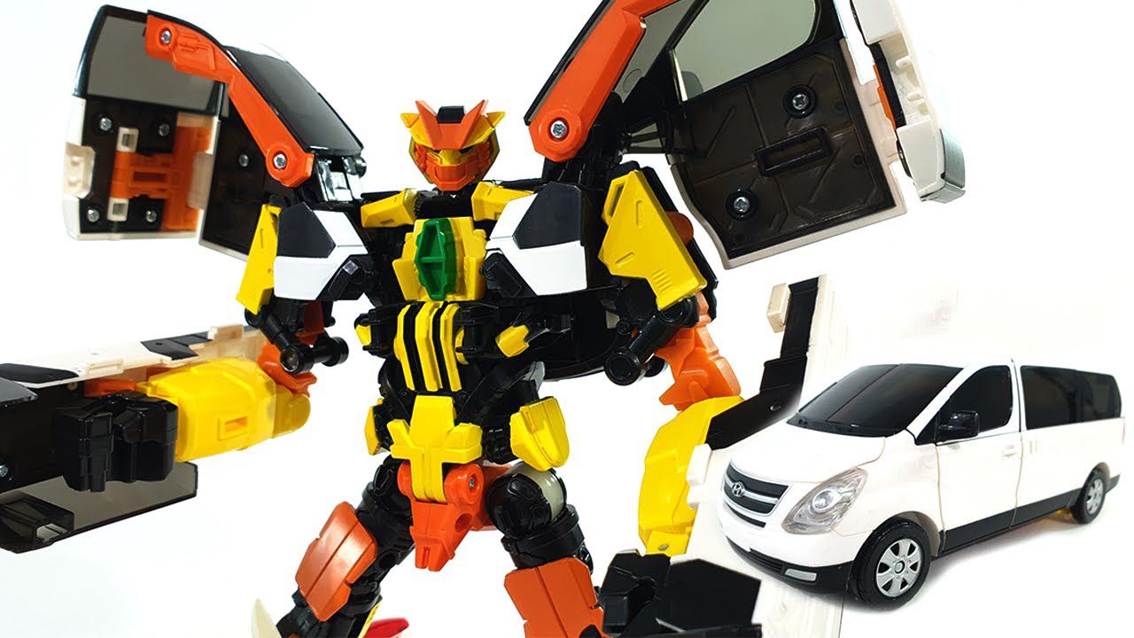 全新咖宝车神变形汽车玩具开箱:白色玩具车变身高能力士机器人
