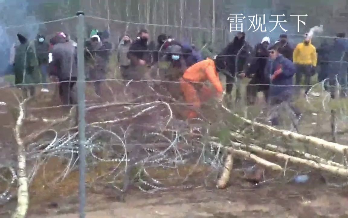 欧盟警察在边境线驱逐非法移民,非法移民和边警对抗哔哩哔哩bilibili