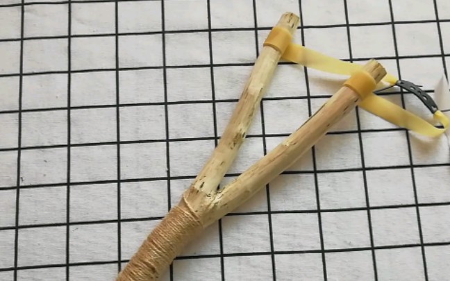 树枝弹弓制作方法图片