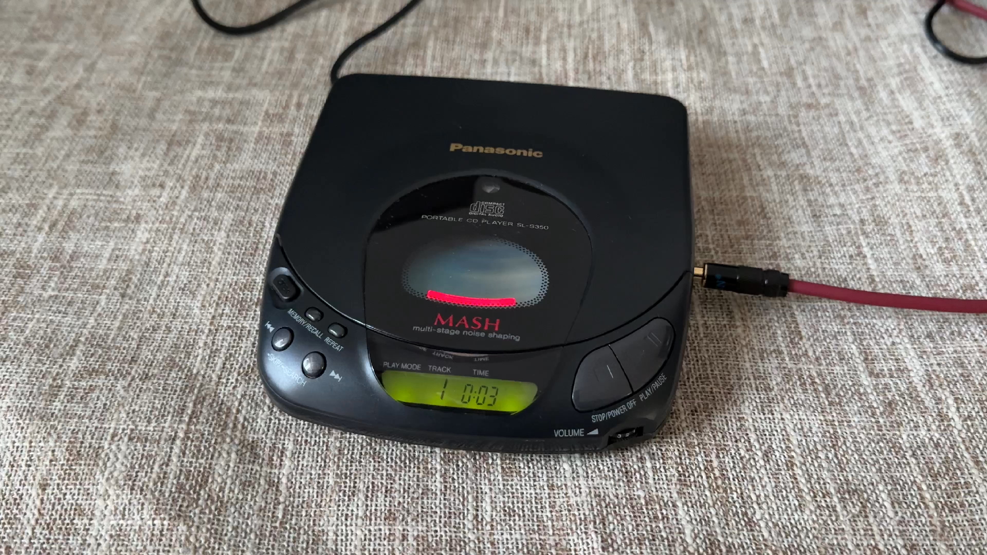 老烧下班后加班给烧友修接近报废的cd随身听 修好后性能如新