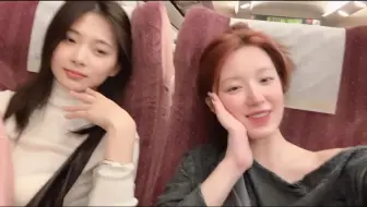 在高铁上嗨起来！现在看到舒华&子瑜除了祝福已经不知道说什么了