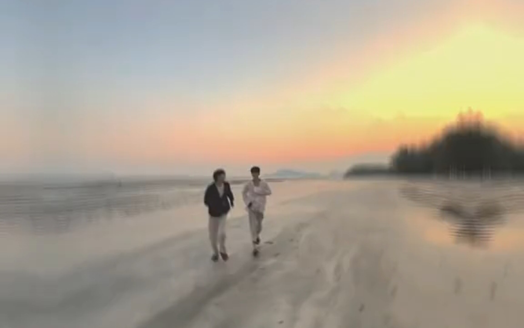 poohpavel,沙滩散步的xql,很幸福