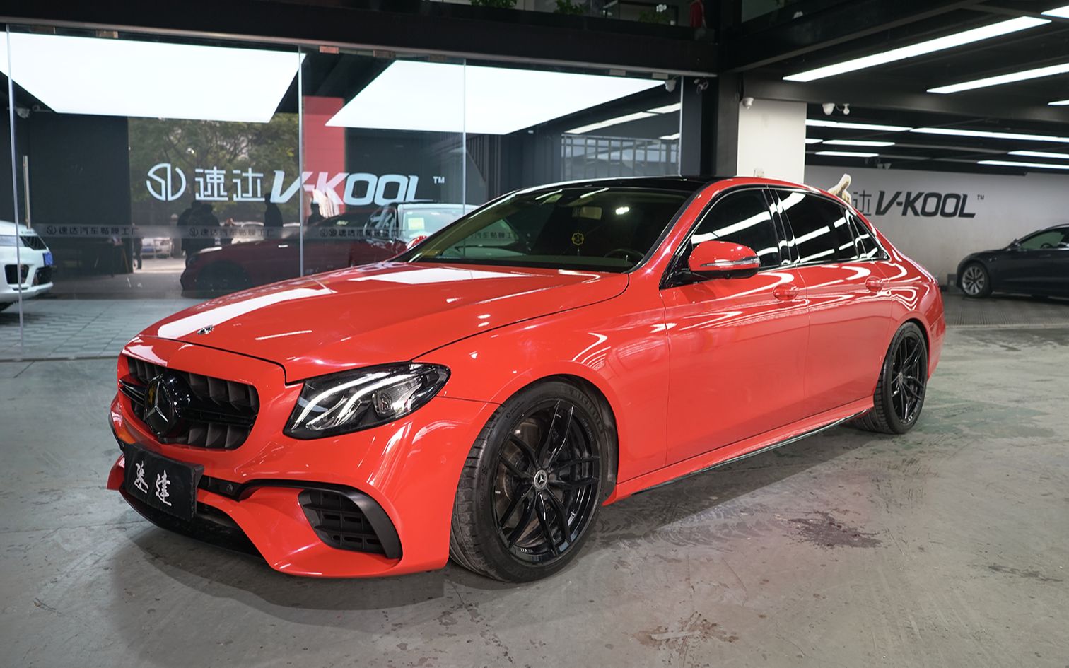 奔驰e改色熔岩橙,黑化轮毂,真的酷到没有朋友!_哔哩哔哩_bilibili