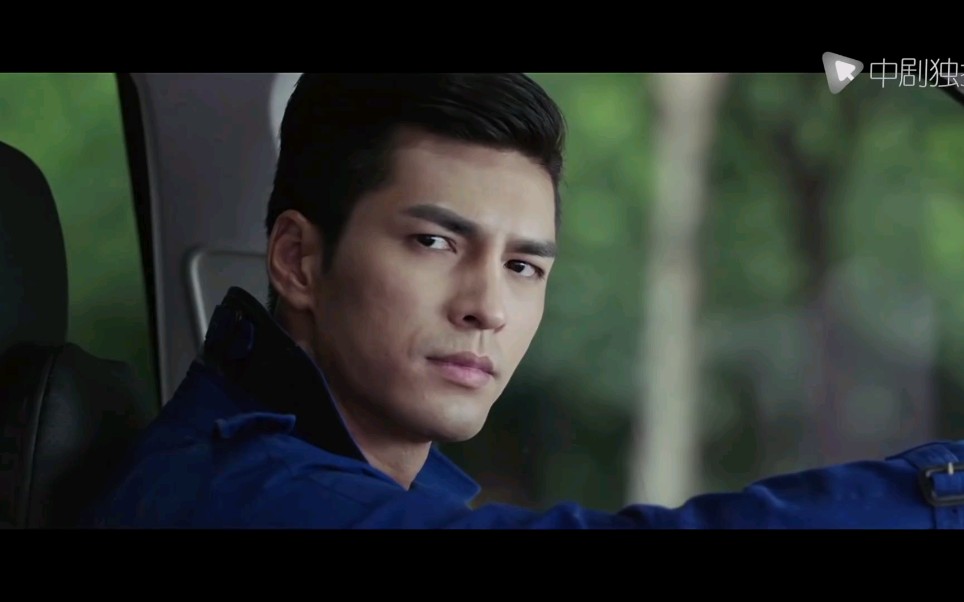 《盛势》袁纵一直盯着夏耀看,把夏耀都看的不好意思了