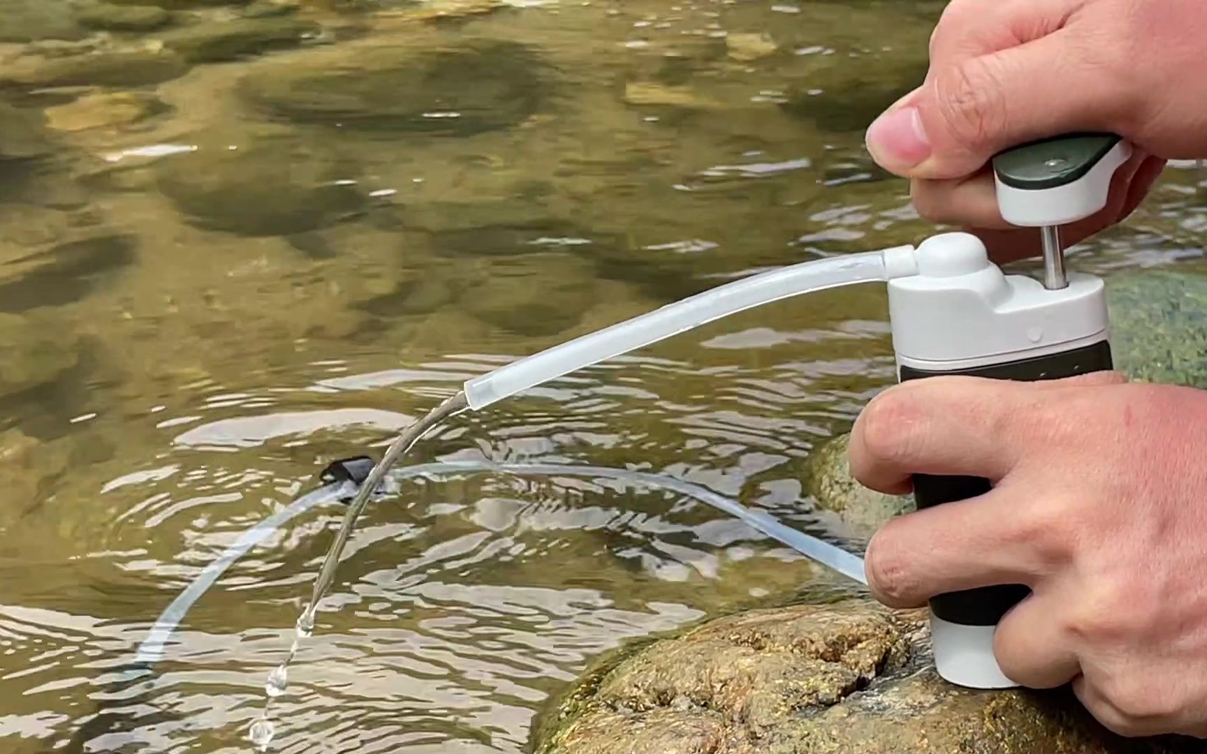 野外手持式微型净水器,净易单兵掌上户外便携式净水器净化河水直接